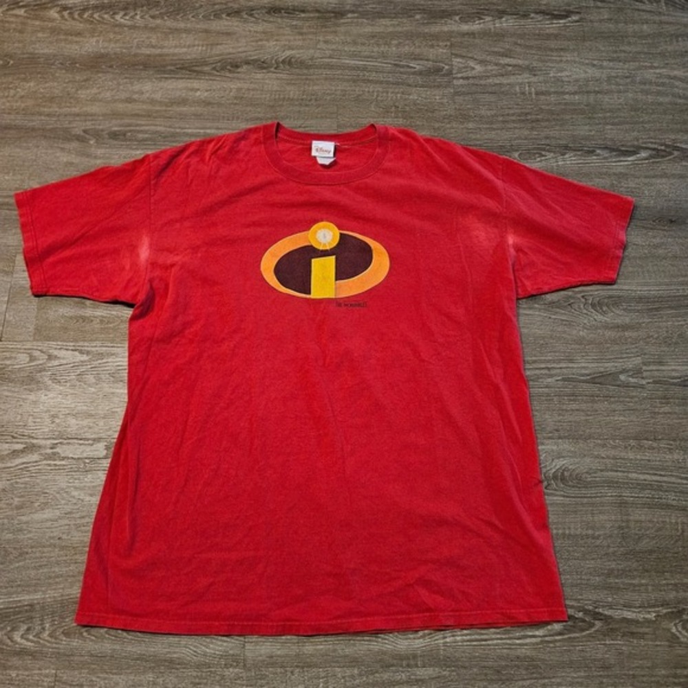 Disney Store The Incredibles Logo Graphic T Shirt Red Pixar Movie Mens XXL - Picture 1 of 8